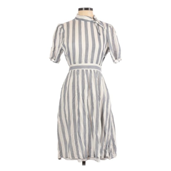 Dresses & Skirts - NWOT Preppy Pinup Striped Bow Sheath Dress